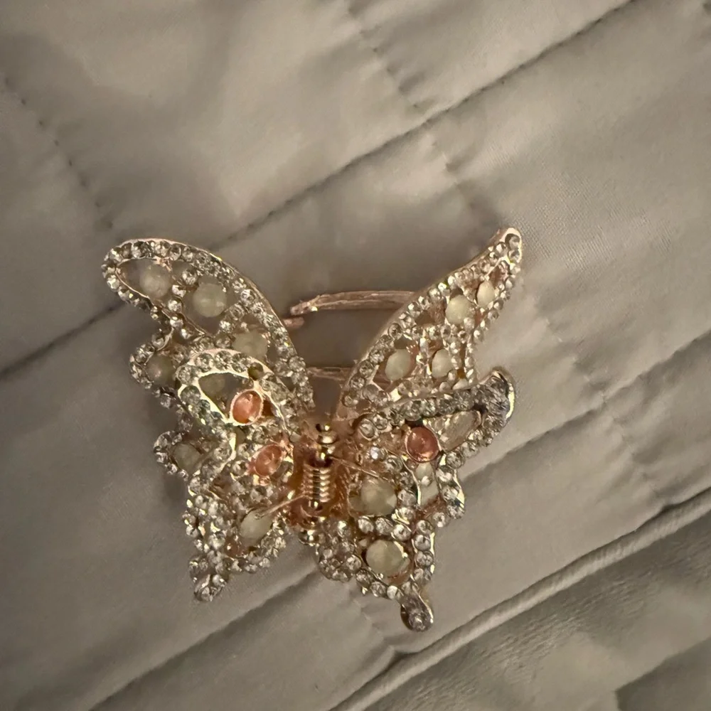 Elegant Gold Butterfly Hair clip - Women Jewelry